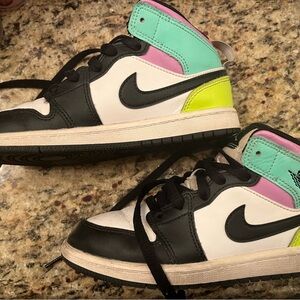Nike Air Jordan 1 Mid Pastel Black Toe (640734-175)